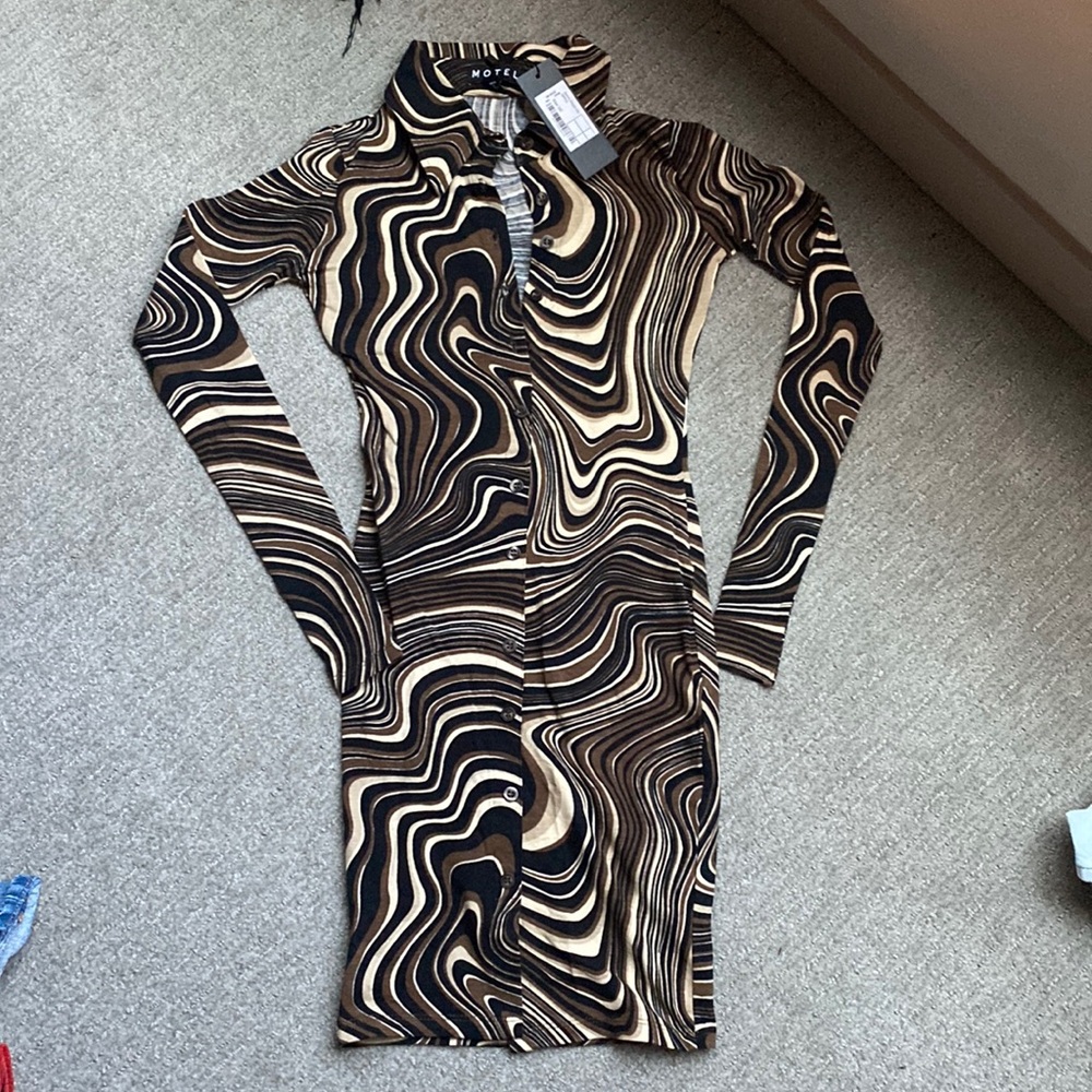 Motel Avaya dress in 70s Ripple print NWT